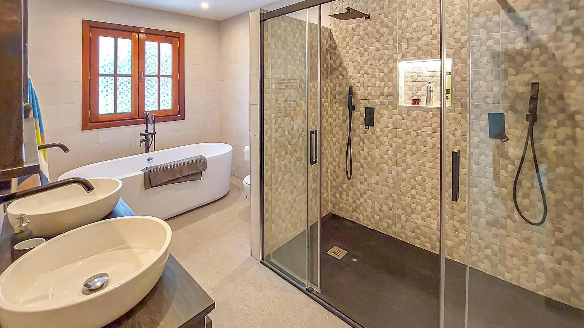 Gorgeous Home In Mijas With Wifi 0*,